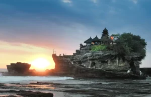 Paket Tour Tanah Lot Uluwatu
